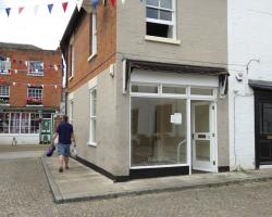 6 The Cornmarket Romsey